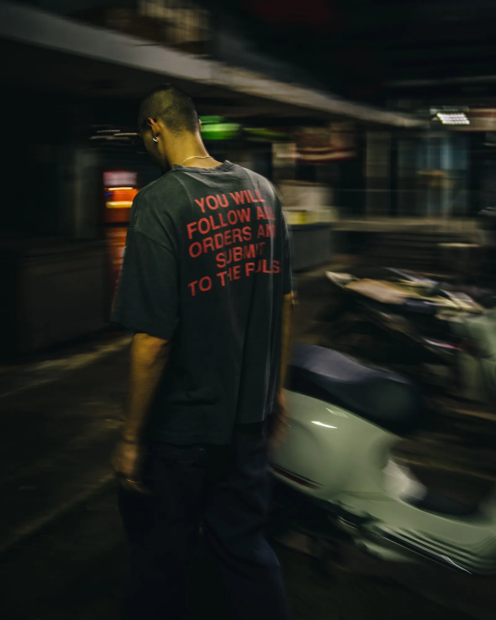 SAINT Mxxxxxx × Kosuke Kawamura KK_SS TEE/COMPLETE CONTRL/BLK KK joint model Jesus AK submachine gun cross printed TEE Washed black S-XL KK joint model's creative Jesus cross has never disappointed. Faded and washed with sulfur dye to make it distressed. Hole treatment. Printing is repeatedly revised and sketched. Extremely restored ZP. Cylindrical side seam high weight fabric. Stiff and comfortable. Correct accessories. Customized co-branded wash mark/little angel mark, top purchasing agent level